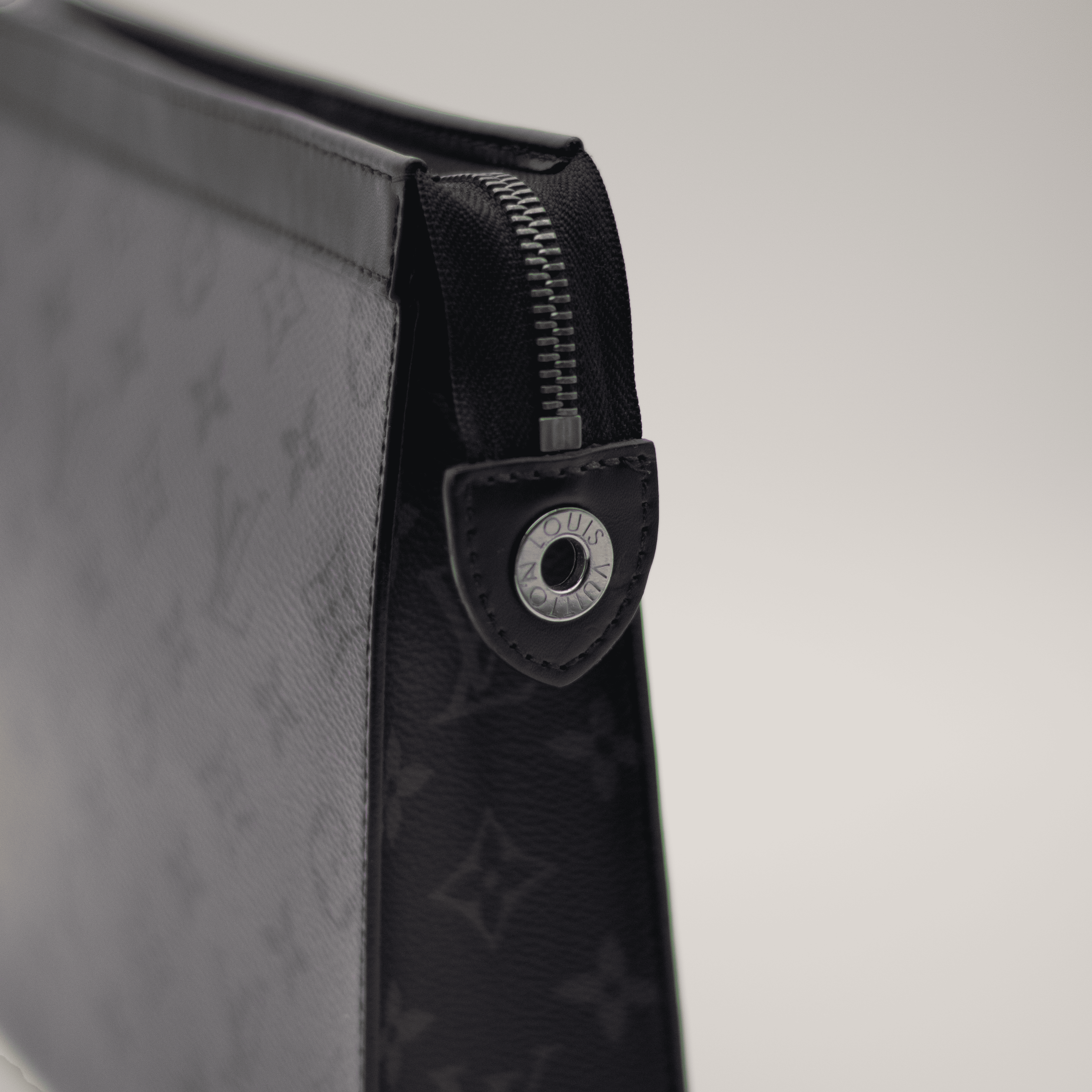 Louis Vuitton Pochette Voyage MM